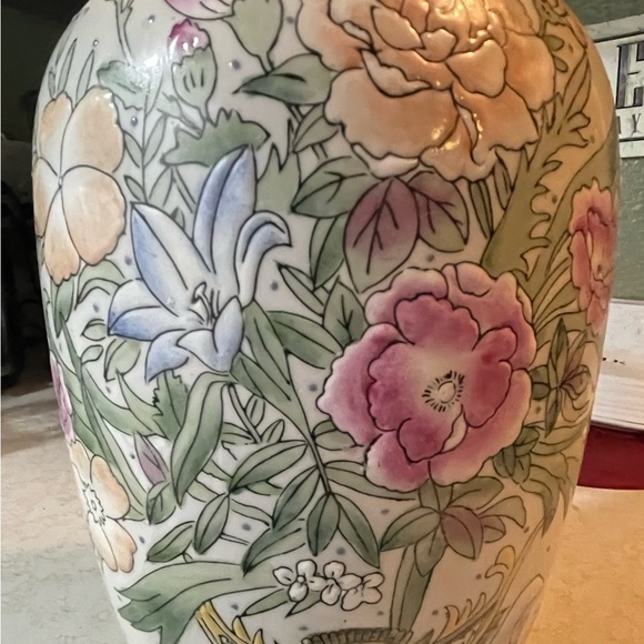 1 Chinoiserie Floral vase per price.No bundles. - Picture 16 of 16